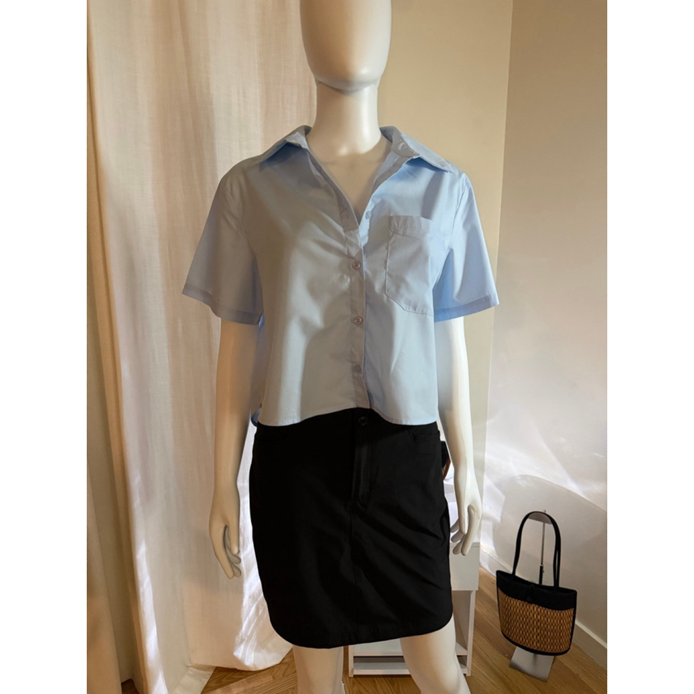 Women's MIXXO Light Blue Short Sleeve Button Down Cropped Shirt M